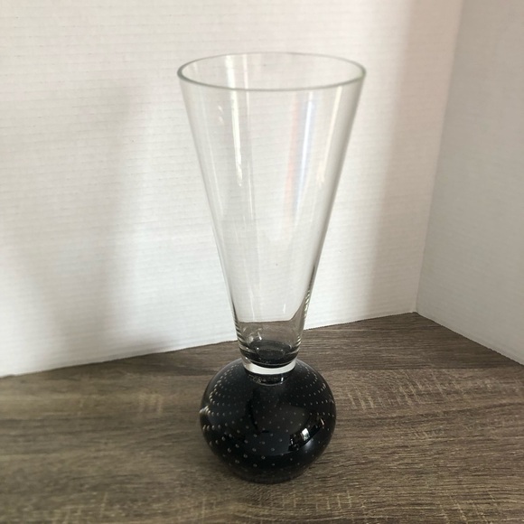 Vtg Hand Blown Glass Vase with Black Base with Controlled Bubbles - Picture 1 of 16